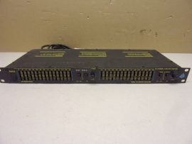 AB International Model 215 Graphic Equalizer, grafikus hangszínszabályzó, 2 csatornás, 2x15 sávos, XLR és RCA be és kimenetek, 