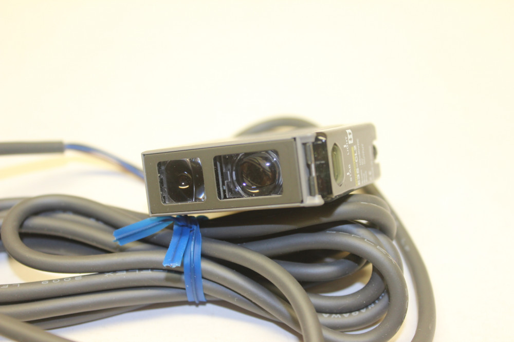 Omron E3S-CL2 2M, 01417M, Optikai szenzor, reflexiós fénysor