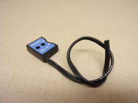 Keyence PS-47 diffúz reflexiós szenzorfej, átalános célú, kis sugárpont, Piros LED, Átlátszó és átlátszatlan tárgyakhoz, érzékelés 10 mm (középen)