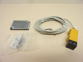 Omron E3S-RS30E4-30 optikai szenzor, tartozék prizmával, Fotoelektromos érzékelő, Tartomány: 0÷0,3m, NPN, DARK-ON, LIGHT-ON, 100mA, retro-reflective, fényvisszaverődéses Omron E3S-RS30E4-30 optikai szenzor, tartozék prizmával, Fotoelektromos érzékelő, Tartomány: 0÷0,3m, NPN, DARK-ON, LIGHT-ON, 100mA, retro-reflective, fényvisszaverődéses
