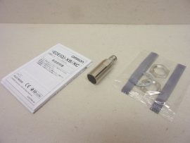 Omron E2E-X5B218-M1, 21725M induktív szenzor, M18 menet, közelségérzékelő, közelítés kapcsoló, árnyékolt, érzékelés 5 mm, 10...30 VDC, 3 vezetékes, PNP NC, M12 csatlakozó, nikkel-sárgaréz, rövid test, 