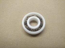 6000 KGK AKN, 10x26x8 mm, mindkét oldalt nyitott egysoros mélyhornyú xiros® B180 golyóscsapágy, poliamid kosárral, és üveg golyókkal (IGUS BB-6000-B180-10-GL)