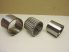 B487656 BERLISS 76,2x120,65x88,9 mm, 3"x4,75"x3,5", 3" x 4-3/4" x 3-1/2" Egysoros, 3 részes hengergörgős, csapágy, acélkosárral, 2 olajfurat külső paláston, és mindkét irányba széthúzható belső és külső gyűrűvel, 