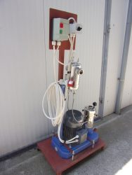 IKA MK 2000/05 Rozsdamentes In-line kolloid malom, kúpos malom, 2500 l/h, 7,5 kW, 3000/6000 rpm, szívós és szemcsés alapanyagok nedves és finom őrlésére, rendkívül finom emulziók és szuszpenziók előállítására, Aerni AR 139 nyomástartállyal