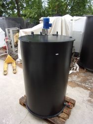 1000 literes ipari keverőtartály, műanyag tartály, Cantoni Group SKh 71-8B1 keverőmotorral, és nyitható fedéllel, esővíz gyűjtőnek, műtrágya készítéshez, vegyszerekhez, stb. 