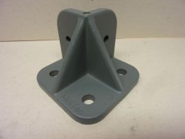 MiniTec 21.1723/0 sarokelem, 90°-os alumínium gépépítő elem, 105x105x80 mm, Foot 45 GD S, lábrögzítő idom asztalokhoz, gépekhez