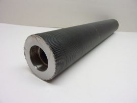 Gumirozott görgő, 73,5mm átmérő, 520mm hossz, egyik oldalon 42mm átmérőjű, 16,5mm mély csapágyfészek, másik oldalon 16,5mm átmérőjű furattal, xyz