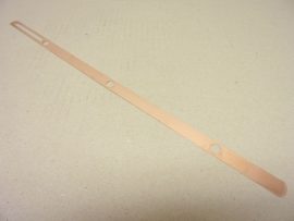 DROPWIRES SCHLEGEL ROCHESTER PL-D-302, szövőgép láncfonal-őrző lamella, elektromos Láncfonal-érzékelő lamella, 334x11x0,26 mm, 6,5g, EGR sorozat, 3x 7,1 mm furattal, NICKEL-STRIP, réz-galvanizált, elektronikai felhasznállásra is. DROPWIRES SCHLEGEL ROCHESTER PL-D-302, szövőgép láncfonal-őrző lamella, elektromos Láncfonal-érzékelő lamella, 334x11x0,26 mm, 6,5g, EGR sorozat, 3x 7,1 mm furattal, NICKEL-STRIP, réz-galvanizált, elektronikai felhasznállásra is.