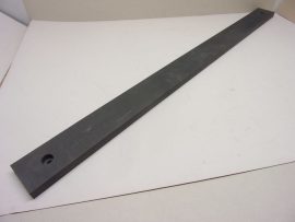 Grafit tömb, hasáb, sín, 2 db. 9 mm-es furattal, 19,2x71,5x1045mm, 1,7 g/cm3, elektródának, szerszámokhoz, fémolvasztáshoz, fémöntéshez, elektromos felhasznállásra, áramszedőnek, szénkefének, stb. Grafit tömb, hasáb, sín, 2 db. 9 mm-es furattal, 19,2x71,5x1045mm, 1,7 g/cm3, elektródának, szerszámokhoz, fémolvasztáshoz, fémöntéshez, elektromos felhasznállásra, áramszedőnek, szénkefének, stb.