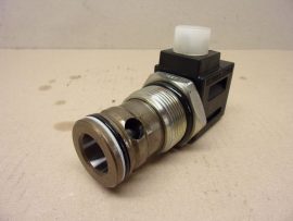 Vickers SV13-20-C-0-00-24D, 02-175819 patronszelep, 02-178028 (24VDC) mágnestekerccsel, Mágnesszelep, kétjáratú, tányéros típus, alapállapotban zárva, elővezérelt, fordított szabad áramlással, 350 bar [5000 psi] • 230 l/min [60 US gpm]