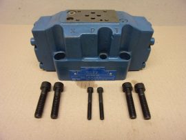 Vickers DG5V-7-6C-M-U-H5-40, 02-110819, hidraulikus 4/3 szeleptömb, alap modul DG4V-3S-6C-M-U-H5 szelepekhez, a szelep nem tartozék.