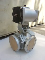 KITZ FA-10FCTB2L 100, 4"-os vízszintes 3 utas öntöttvas golyósszelep karimás csatlakozásokkal, DN100, ipari útváltó golyóscsap, FA-4 kettős működésű pneumatikus aktuátorral, 210mm peremátmérő, 