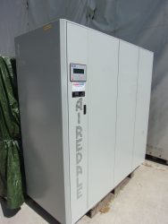 Airedale DF41XD ipari klímaegység, PLC vezérléssel, 2 db Copeland ZR81KCE-TFD-522 kompresszorral, 2db 1,5 kW-os ventilátorral, Vapac 011-097 gőzpárásítóval, rézcsöves alumínium lamellás hőcserélőkkel, és egyéb felszerelésekkel