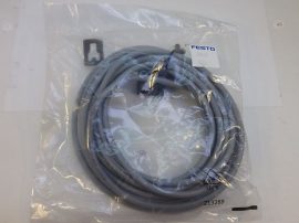 Kábel, csatlakozókábel mágnestekercshez kocka stekkerrel, LED 24VDC, 5m, 3 eres, Festo 30937