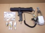   DEK ProFlow Paste Gun, 137695, újratölthető pneumatikus pasztanyomó, adagoló pisztoly, fotón látható tartozékokkal. 