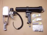   DEK ProFlow Paste Gun, 137695, újratölthető pneumatikus pasztanyomó, adagoló pisztoly, doboz nélkül, fotón látható tartozékokkal.
