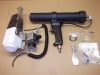 DEK ProFlow Paste Gun, 137695, újratölthető pneumatikus pasztanyomó, adagoló pisztoly, doboz nélkül, fotón látható tartozékokkal. DEK ProFlow Paste Gun, 137695, újratölthető pneumatikus pasztanyomó, adagoló pisztoly, doboz nélkül, fotón látható tartozékokkal.