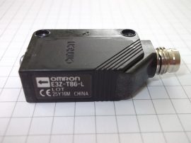 Fotoelektromos érzékelő, adó modul (emitter), infravörös LED fénysorompó, 0-15 m, 12-24VDC, PNP, Omron E3Z-T86-L