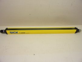 SICK C4000, C40E-0603DA010, 1018738, Biztonsági fényfüggöny, optikai fénysorompó vevő, fénykapu, 0-21m hatótáv, 30mm felbontás, 600mm érzékelési hossz, Többsugaras munkavédelmi fénysorompó SICK C4000, C40E-0603DA010, 1018738, Biztonsági fényfüggöny, optikai fénysorompó vevő, fénykapu, 0-21m hatótáv, 30mm felbontás, 600mm érzékelési hossz, Többsugaras munkavédelmi fénysorompó