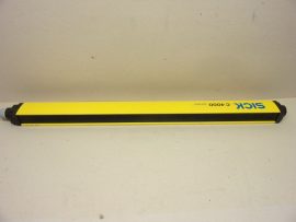 SICK C4000, C40E-0603CC010, 1022382, Biztonsági fényfüggöny, optikai fénysorompó vevő, fénykapu, 0-21m hatótáv, 30mm felbontás, 600mm érzékelési hossz, Többsugaras munkavédelmi fénysorompó SICK C4000, C40E-0603CC010, 1022382, Biztonsági fényfüggöny, optikai fénysorompó vevő, fénykapu, 0-21m hatótáv, 30mm felbontás, 600mm érzékelési hossz, Többsugaras munkavédelmi fénysorompó