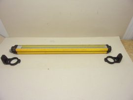 SICK M4000, M40E-62A005RA0, 1201068 Biztonsági fényfüggöny, optikai fénysorompó vevő, fénykapu, 21m hatótáv, 60mm felbontás, 600mm érzékelési hossz, Többsugaras munkavédelmi fénysorompó SICK M4000, M40E-62A005RA0, 1201068 Biztonsági fényfüggöny, optikai fénysorompó vevő, fénykapu, 21m hatótáv, 60mm felbontás, 600mm érzékelési hossz, Többsugaras munkavédelmi fénysorompó