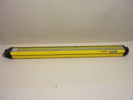 SICK M4000, M40S-62A005AA0, 1201067, Biztonsági fényfüggöny, optikai fénysorompó adó, fénykapu, 21m hatótáv, 60mm felbontás, 600mm érzékelési hossz, Többsugaras munkavédelmi fénysorompó SICK M4000, M40S-62A005AA0, 1201067, Biztonsági fényfüggöny, optikai fénysorompó adó, fénykapu, 21m hatótáv, 60mm felbontás, 600mm érzékelési hossz, Többsugaras munkavédelmi fénysorompó