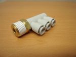   SMC KQ2VT08-04S pneumatikus push-in gyorscsatlakozós 3-os elosztó, R1/2" külső kúpos menettel, 8mm csövekhez, szegmensenként forgatható 