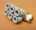   SMC KQ2ZT08-03S pneumatikus push-in gyorscsatlakozós 6-os elosztó, R3/8" külső kúpos menettel, 8mm csövekhez, szegmensenként forgatható 