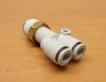   SMC KQ2U06-03S pneumatikus push-in gyorscsatlakozós Y-elosztó, R3/8" külső kúpos menet, 6mm csövekhez, 