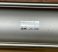 SMC CA2L80-2150Z-X1034, Kettősműködésű pneumatikus munkahenger, 80 mm dugattyú, 2150 mm löket, 1/2" levegő csatlakozások, összekötőrúd-erősítő gyűrűvel