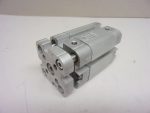   Aventics KPZ-DA-025-0020-007122411000020-B, 0822392603, vezetett kettős működésű pneumatikus munkahenger, dugattyú Ø 25mm, lökethossz 20mm, KPZ sorozat