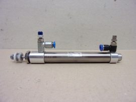 SMC MQMLB10-60D munkahenger, dugattyú Ø 10mm, lökethossz 60mm, fojtók + 4mm csatlakozók, xyz