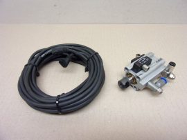 Rexroth 0822010212 munkahenger, dugattyú Ø 16mm, lökethossz 15mm, 4mm csatlakozók fojtóval, 2db. 0830100461 szenzorral és kábellel, xyz