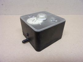 Nyomáskülönbség kapcsoló, sérült, Johnson Controls P33XB-9200, 0,5-6 mbar, xyz