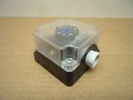   Johnson Controls P233A-4-AA, Nyomáskülönbség kapcsoló, 0,5-4 mbar, SPDT, 5 AMP, 250 VAC, légcsatornákhoz, klímákhoz, vagy légszűrő betét eltömödés jelzéshez