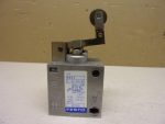   Festo L-5-1/4 B (8993), 5/2 pneumatikus görgős szelep, szabad visszafutású billenőgörgőkaros szelep, 5/2, monostabil, 550 l/min, G1/4, görgős végállás kapcsoló 