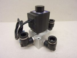 AirTac 3V3-08-NC-B, 3/2 utas NC (alaphelyzetben zárt) pneumatikus mágnesszelep sűrített levegőhöz, 24VDC tekerccsel, 1/4" BM, AirTac 3V3-08-NC-B, 3/2 utas NC (alaphelyzetben zárt) pneumatikus mágnesszelep sűrített levegőhöz, 24VDC tekerccsel, 1/4" BM,