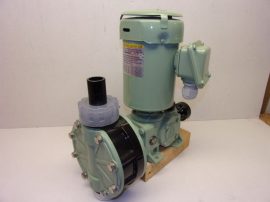 Iwaki LK-57VHU-02, metering pump, Mechanikusan szabályozható adagolószivattyú, membránszivattyú, pumpa, 380-440V 0,2 kW, 6 L/min, PVC/HC/EPDM/PTFE