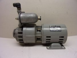 Mitsumi MSV-100-3 vákuumszivattyú, Matsushita Electric EM-DBF 200 V-os villanymotorral, 90 l/min, 5,4 m3/h, max. 730 mmHg, névleges: 600 mmHg, 3x 200-220VAC 50/60 Hz, 250W, használt