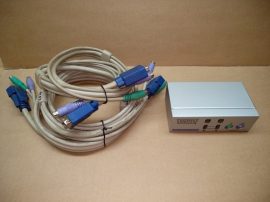 Digitus KVM Switch DC IC8121-MC, 2db számítógép egy helyről való vezérléséhez, PS2, VGA, 0,8m + 1,8m PS2/VGA kábel, 