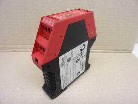 Schneider Electric XPSAC5121 biztonsági relé, vészleállító modul 24 VAC/DC, Schneider Electric XPSAC5121 biztonsági relé, vészleállító modul 24 VAC/DC,