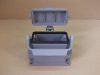 Ipari csatlakozóház fedéllel, betét nélkül, Harting HAN16B-asg2-LB-K-M32, 19300160297, 85x34mm-es 16B 16 pólusú betétekhez, 1 csatos rögzítés Ipari csatlakozóház fedéllel, betét nélkül, Harting HAN16B-asg2-LB-K-M32, 19300160297, 85x34mm-es 16B 16 pólusú betétekhez, 1 csatos rögzítés