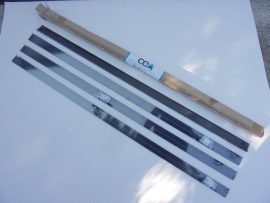 Co-pro 5606145311, alumínium lépcsőprofil készlet, fekete, 4x130cm, 14x45x1300mm. 4db./doboz, Csúszásgátló profillal ellátott lépcsőprofil, lépcső élvédő, tartozék csavarokkal Co-pro 5606145311, alumínium lépcsőprofil készlet, fekete, 4x130cm, 14x45x1300mm. 4db./doboz, Csúszásgátló profillal ellátott lépcsőprofil, lépcső élvédő, tartozék csavarokkal