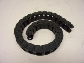 Igus E08.20.048 nyitható energialánc, külső ív mentén tölthető flexibilis kábelcsatorna, 29,5x19,5/20x14,6 mm, 30 szem, végelem nélkül, 615 mm teljes hossz, 