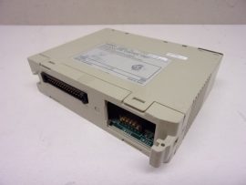 Omron C200H-TV103 25Z70, hőmérséklet szabályozó, 24 VDC, hideg/meleg Omron C200H-TV103 25Z70, hőmérséklet szabályozó, 24 VDC, hideg/meleg