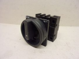 EATON P1-32/EA/SVB-SW/N, 093452, előlapba építhető főkapcsoló, 415V 32A, 3 fázis + nulla (4 pólusú, 3+1NO), OFF-ON, lakattal zárható, max.15 kW, leválasztó kapcsoló, EATON P1-32/EA/SVB-SW/N, 093452, előlapba építhető főkapcsoló, 415V 32A, 3 fázis + nulla (4 pólusú, 3+1NO), OFF-ON, lakattal zárható, max.15 kW, leválasztó kapcsoló,