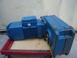 Demag AUH 50DL + Mannesmann Dematic AG, ZBA 100 B 4 B050, hajtóműves fékes villanymotor, 2,5 kW, 22rpm, 3x400 VAC, 39Nm fék, 60mm csőtengely, A típusú eltolt hajtóművel Demag AUH 50DL + Mannesmann Dematic AG, ZBA 100 B 4 B050, hajtóműves fékes villanymotor, 2,5 kW, 22rpm, 3x400 VAC, 39Nm fék, 60mm csőtengely, A típusú eltolt hajtóművel