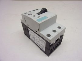 Siemens Sirius 3RV1011-1CA15, 3 fázisú hőkioldó, 1,8-2,5 A, motorvédő kapcsoló, 0,75kW, 400V, 1 NO+1 NC, csavaros bekötés, S00 méretű megszakító motorvédelemhez, Siemens Sirius 3RV1011-1CA15, 3 fázisú hőkioldó, 1,8-2,5 A, motorvédő kapcsoló, 0,75kW, 400V, 1 NO+1 NC, csavaros bekötés, S00 méretű megszakító motorvédelemhez,