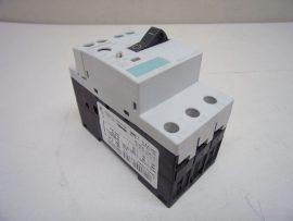 Siemens Sirius 3RV1011-0JA10, 3 fázisú hőkioldó, 0,7-1 A, motorvédő kapcsoló, 0,25kW, 400V, 1 NO+1 NC, csavaros bekötés, S00 méretű megszakító motorvédelemhez, Siemens Sirius 3RV1011-0JA10, 3 fázisú hőkioldó, 0,7-1 A, motorvédő kapcsoló, 0,25kW, 400V, 1 NO+1 NC, csavaros bekötés, S00 méretű megszakító motorvédelemhez,