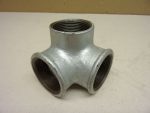   Horganyzott öntöttvas elosztó, BB sarok idom, 3x 1-1/2", 3x 6/4" BM, belső menetes, 